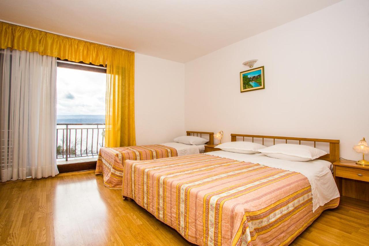Apartmani Pava Omiš Esterno foto
