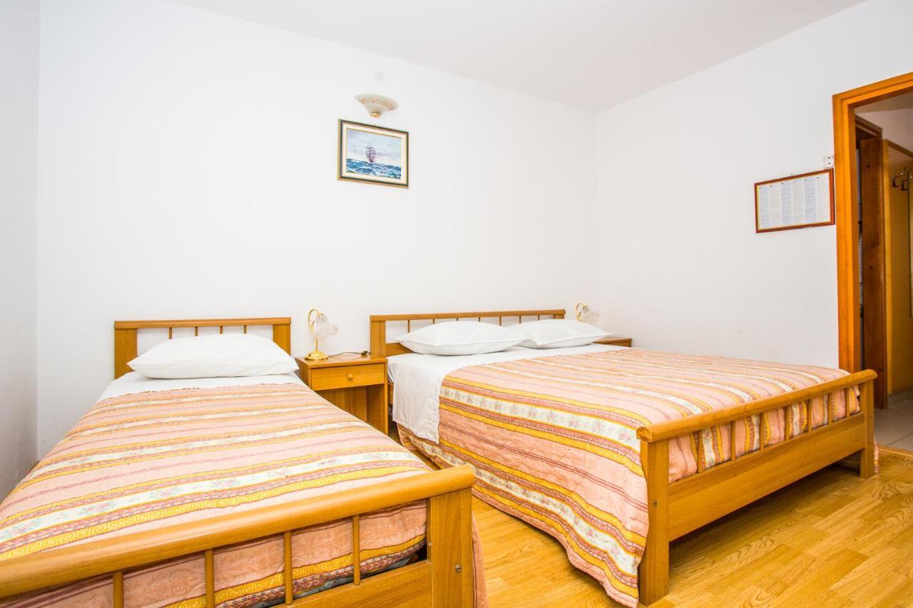 Apartmani Pava Omiš Esterno foto