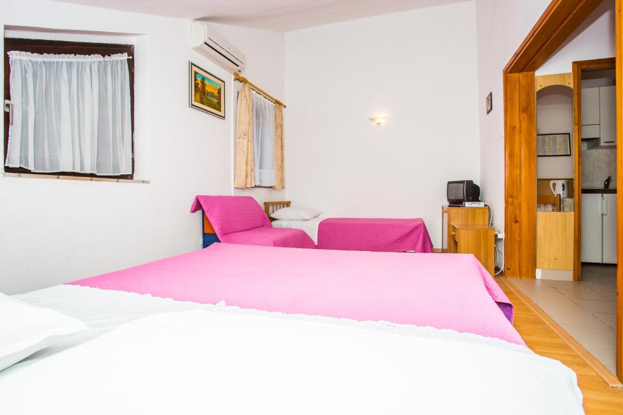 Apartmani Pava Omiš Esterno foto