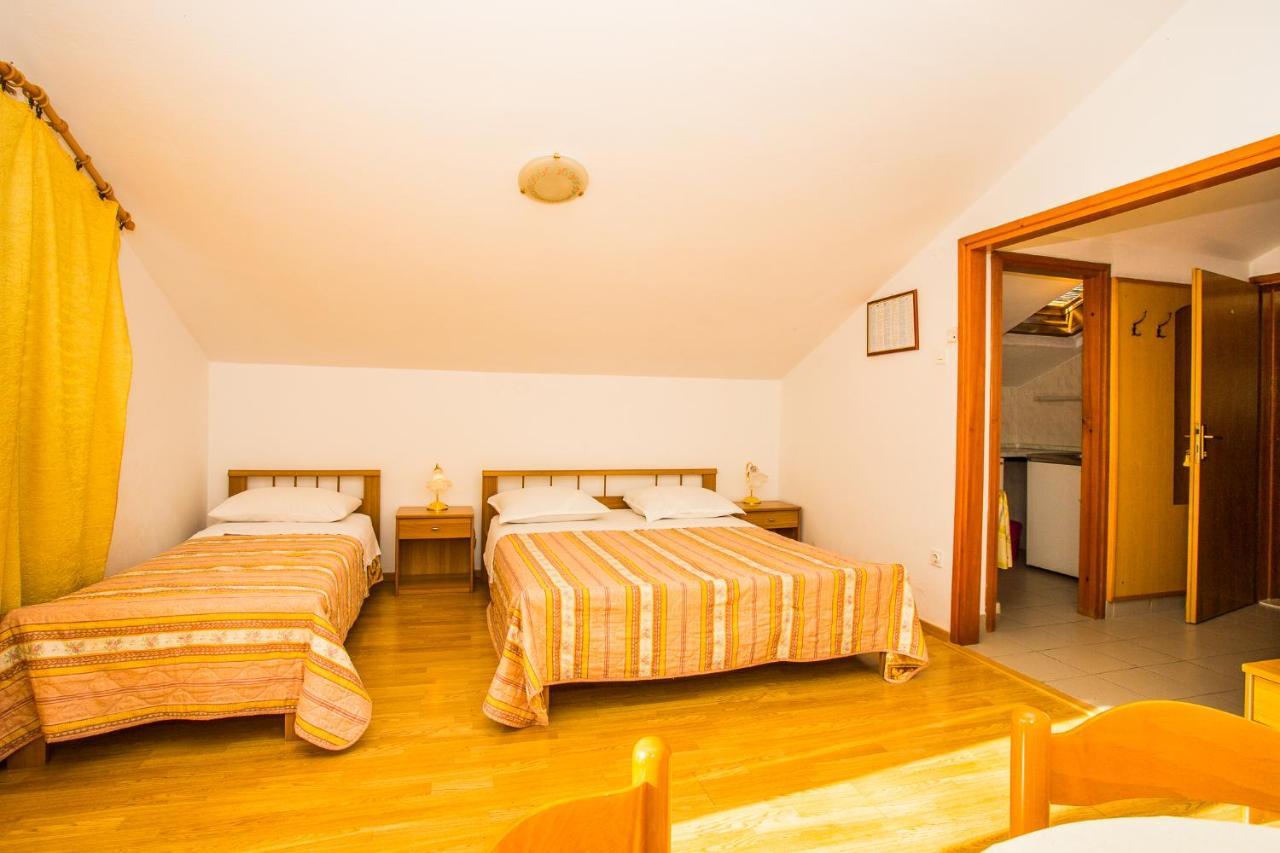 Apartmani Pava Omiš Esterno foto