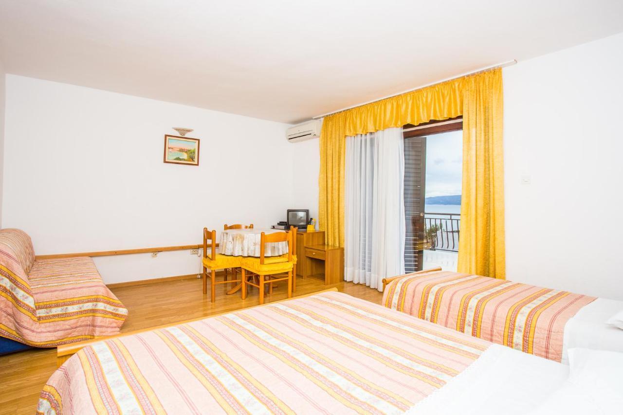 Apartmani Pava Omiš Esterno foto