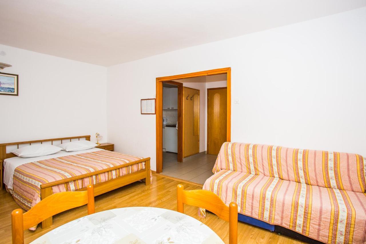 Apartmani Pava Omiš Esterno foto