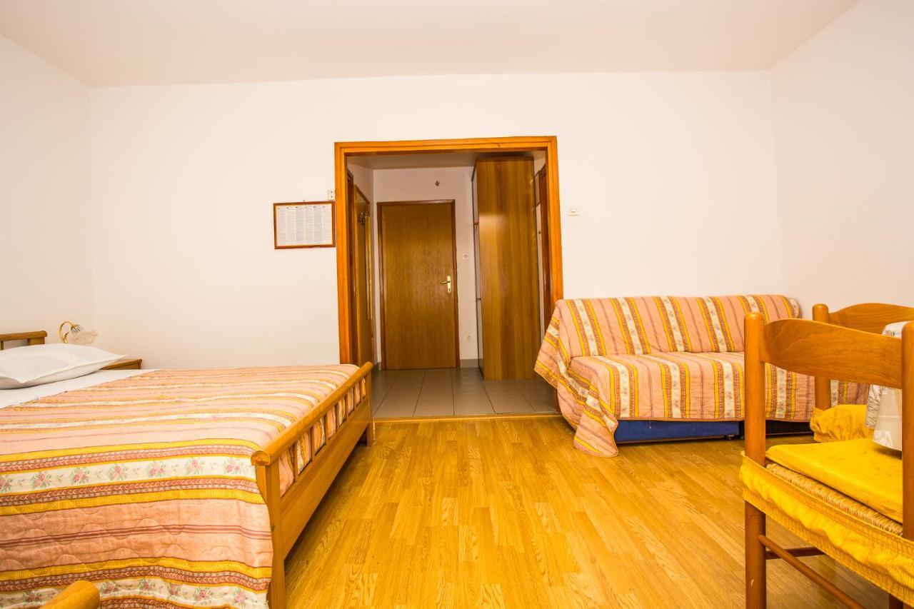 Apartmani Pava Omiš Esterno foto