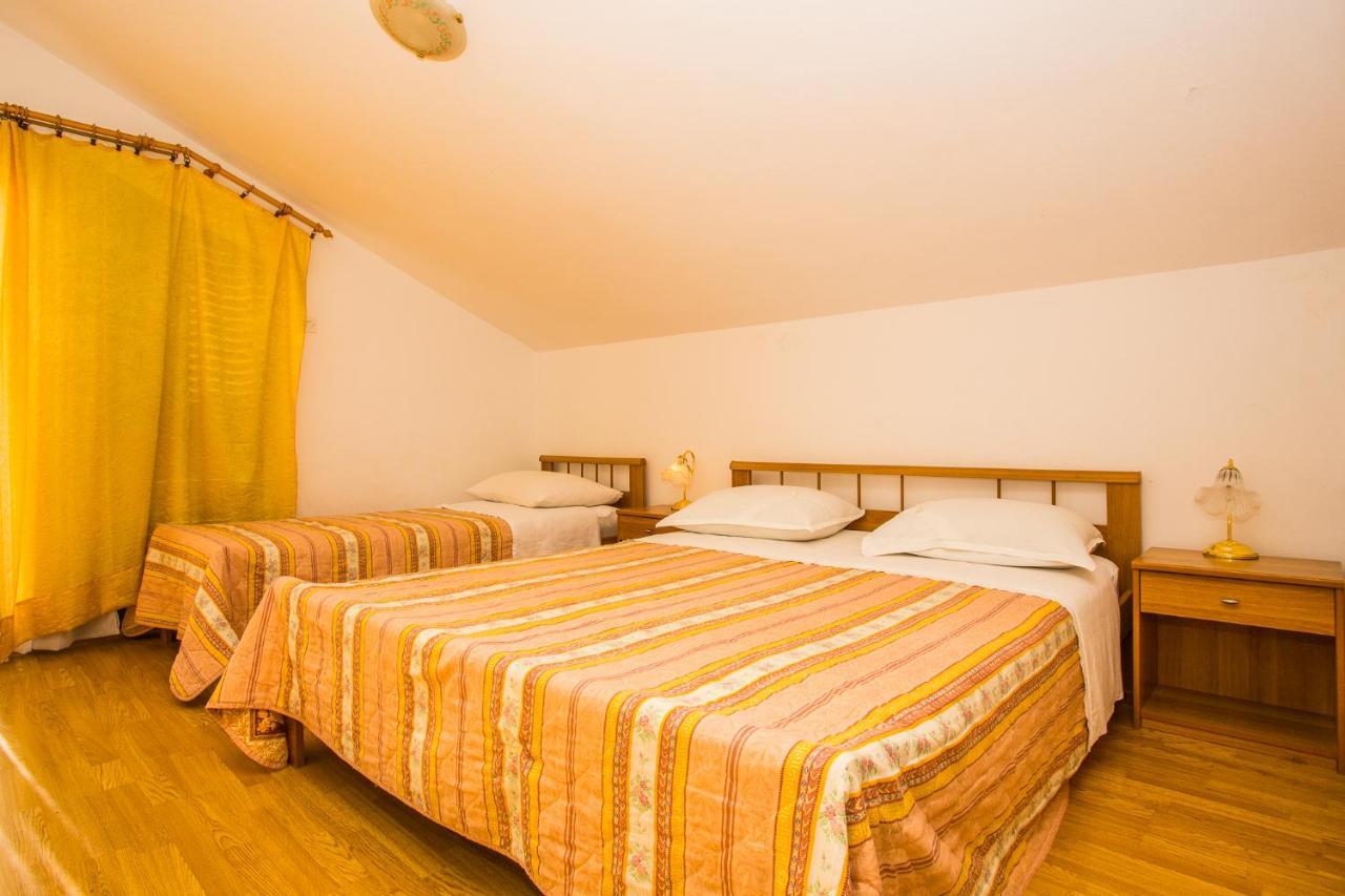 Apartmani Pava Omiš Esterno foto